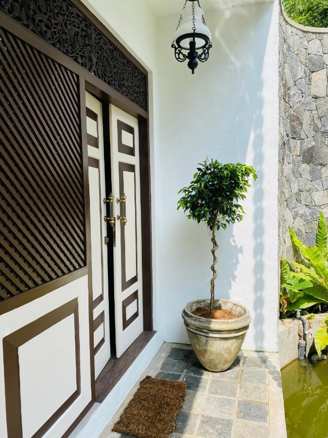 Thaprobana Villa Tangalle - Private Villa Exterior foto