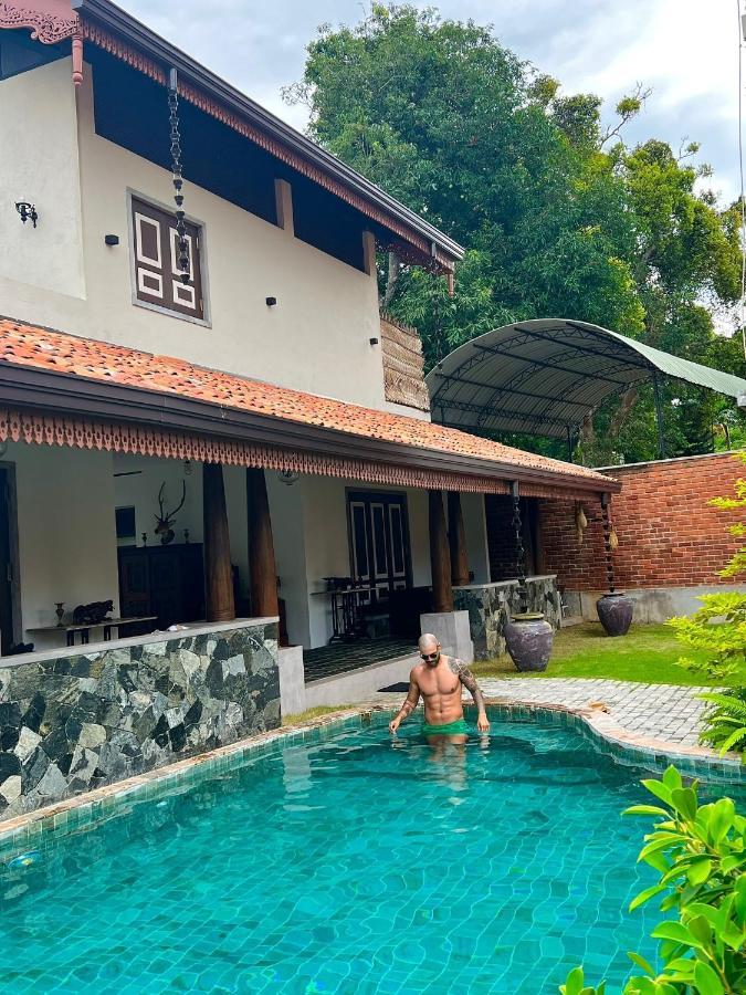 Thaprobana Villa Tangalle - Private Villa Exterior foto